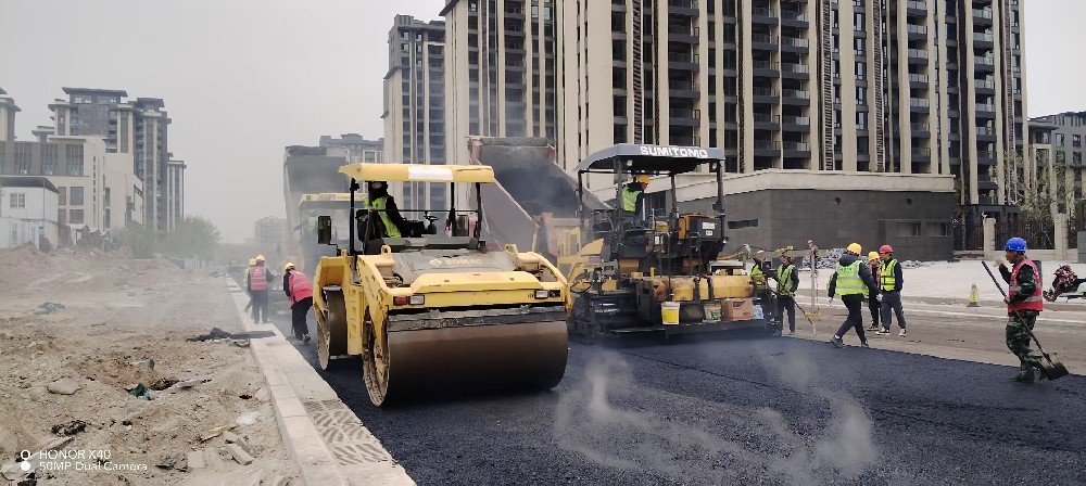 匠心筑路，携手同行丨郑州沥青路面施工厂家，为您铺就品质与信任之路