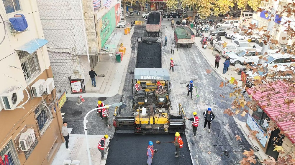 揭秘郑州沥青路面施工的科技密码