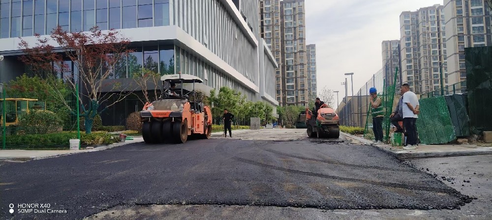 匠心铺就郑州沥青路，品质引领新未来