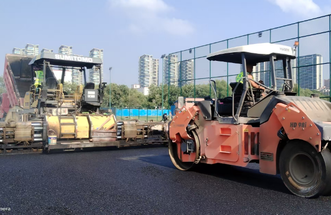 坚守安全底线，构筑郑州沥青路面施工的安全屏障
