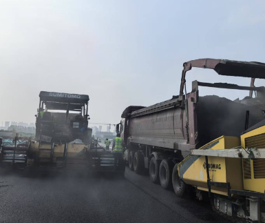 郑州沥青路面的“寿命延长术”:定期养护,让老路“青春常驻”