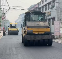 郑州沥青路：从晨光到暮色，我们铺就的不只是路面，是城市的“流动年轮”