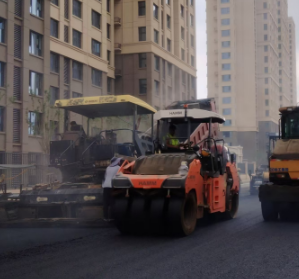 郑州沥青路面热拌沥青混合料施工方法：标准化流程与质量管控体系