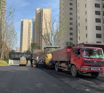 高速与公路沥青路面施工，铸就长途通行安全防线