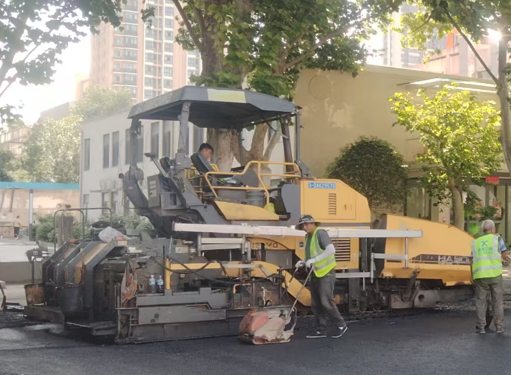 一站式沥青路面解决方案，满足各类道路施工需求