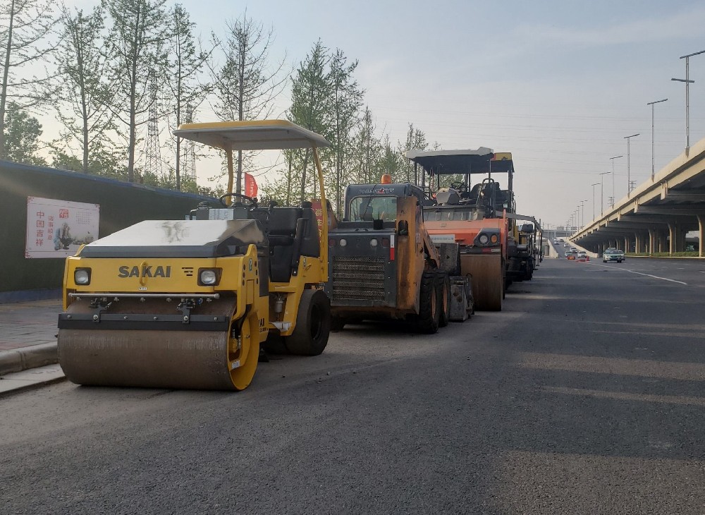 郑州沥青路面如何快速修补？